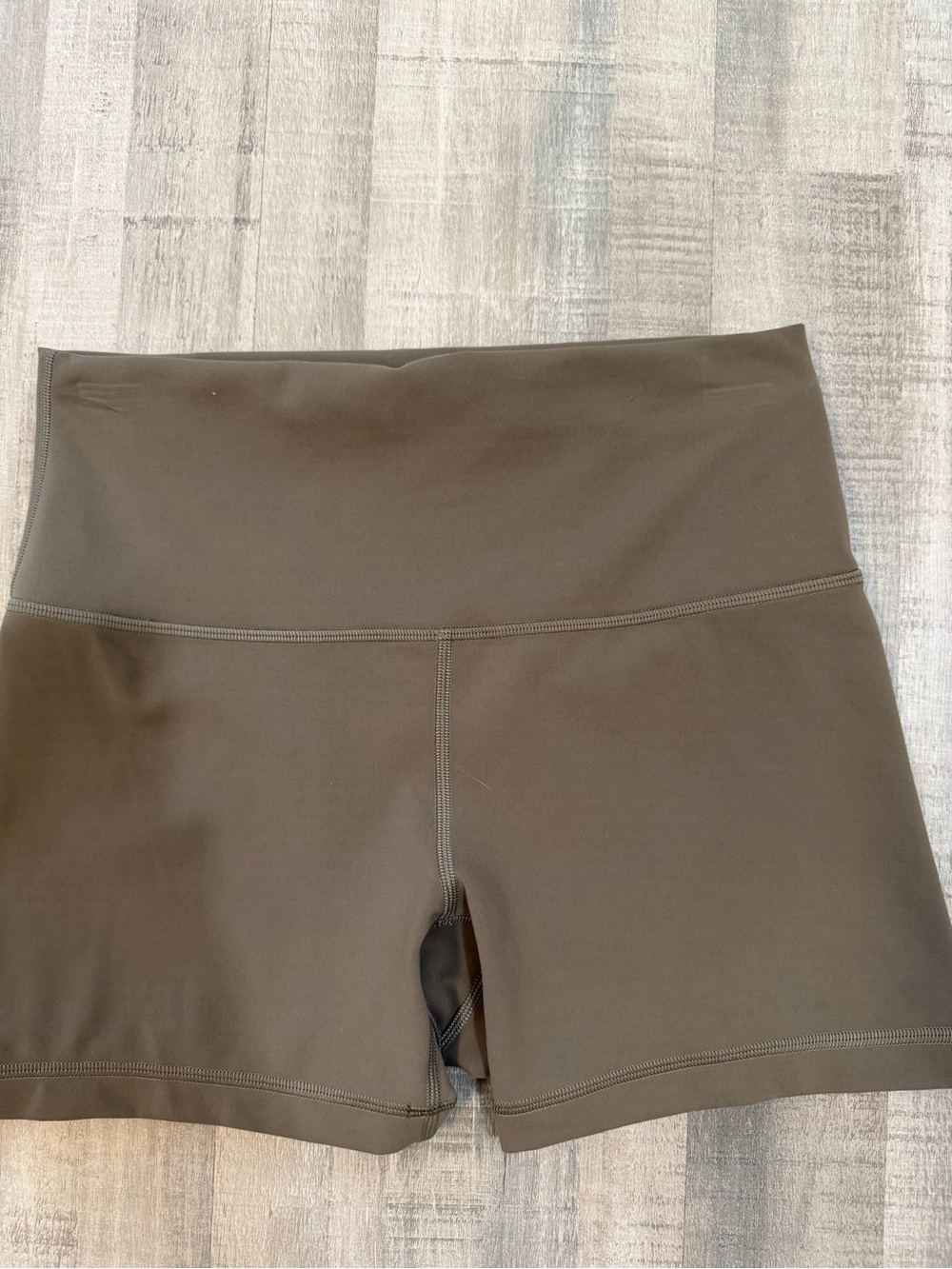 Lululemon Women’s High Rise Athletic Shorts Size 8 Brown Stretch Yoga Running